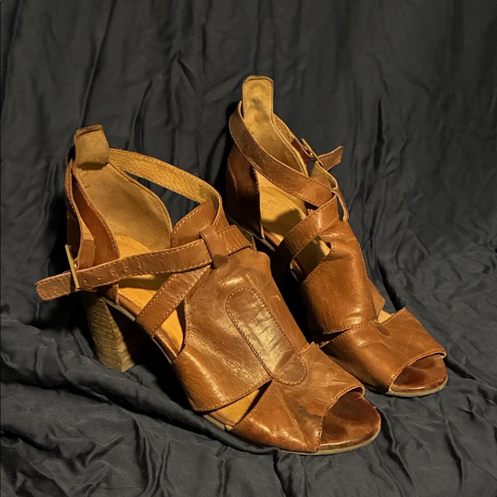 Seychelles Tan Leather Heeled Sandals
